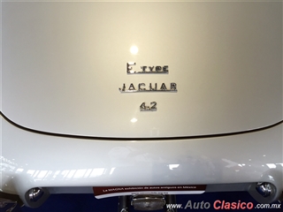 Salón Retromobile FMAAC México 2016 - Event Images - Part V | 1964 Jaguar E type motor L6 4,200cc 179hp