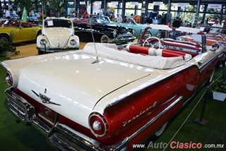 Retromobile 2018 - 1957 & 1959 Ford Fairlane 500 | 1957 Ford Fairlane 500. Motor V8 de 312ci que desarrolla 245hp