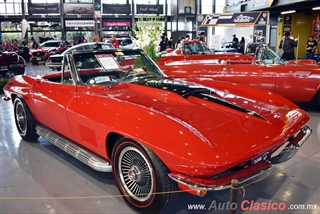 Salón Retromobile 2019 "Clásicos Deportivos de 2 Plazas" - Imágenes del Evento Parte VII | 1967 Chevrolet Corvette Stingray Motor V8 427ci 300hp