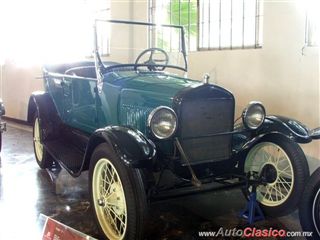 1927 Ford T Touring Car | 