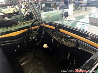 Salón Retromobile FMAAC México 2015 - Cadillac 1931 Oepra Seat Town Cabriolet | 