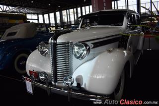 Retromobile 2017 - Imágenes del Evento - Parte II | 1935 Buick Century Limousine V8 335ci 116hp