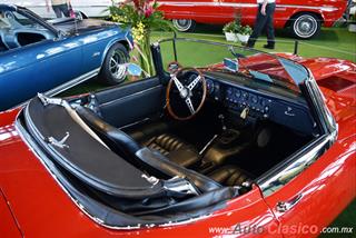 Retromobile 2018 - Imágenes del Evento - Parte IX | 1965 Jaguar XKE Cabriolet. Motor 6L de 4,235cc que desarrolla 265hp