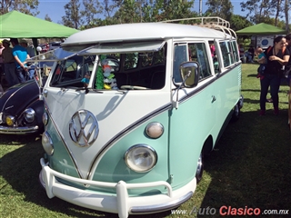 7o Maquinas y Rock & Roll Aguascalientes 2015 - Imágenes del Evento - Parte I | 1963 Volks Wagen Deluxe Microbus 15 Window