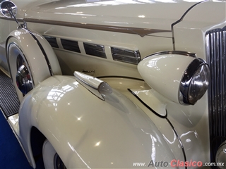 Salón Retromobile FMAAC México 2016 - 1937 Packard | 1937 Packard 6 ruedas motor 8 cilindros en línea 320 pulg3 135hp