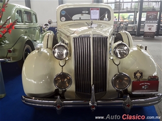 Salón Retromobile FMAAC México 2016 - 1937 Packard | 1937 Packard 6 ruedas motor 8 cilindros en línea 320 pulg3 135hp