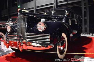 Retromobile 2017 - 1942 Packard One Eighty Limosina | 1942 Packard One Eighty Limosina 8 cilindros en línea de 356ci con 165hp