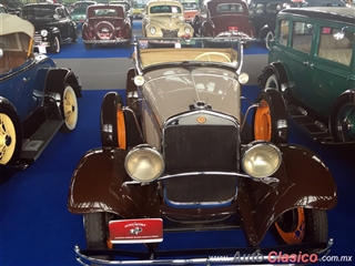 Salón Retromobile FMAAC México 2016 - Event Images - Part I | 1930 Chrysler Roadster Serie 66