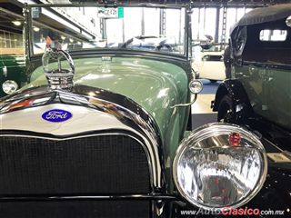 Salón Retromobile FMAAC México 2015 - Ford A Roadster 1928 | 
