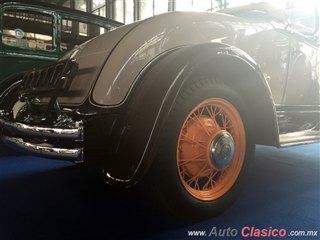 Salón Retromobile FMAAC México 2016 - Imágenes del Evento - Parte I | 1930 Chrysler Roadster Serie 66