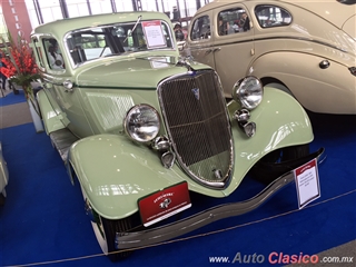 Salón Retromobile FMAAC México 2016 - 1934 Ford 40A | 1937 Packard 6 ruedas motor 8 cilindros en línea 320 pulg3 135hp