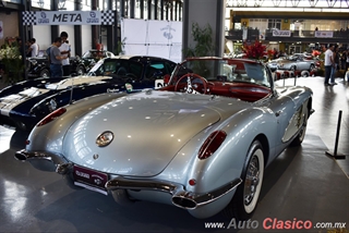 Salón Retromobile 2019 "Clásicos Deportivos de 2 Plazas" - Imágenes del Evento Parte IV | 1960 Chevrolet Corvette Motor V8 de 283ci 220hp