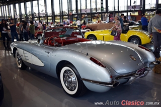 Salón Retromobile 2019 "Clásicos Deportivos de 2 Plazas" - Imágenes del Evento Parte IV | 1960 Chevrolet Corvette Motor V8 de 283ci 220hp
