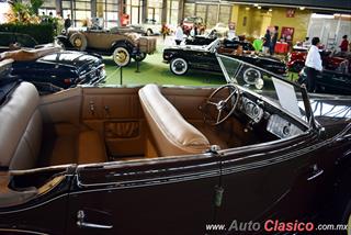 Retromobile 2018 - Event Images - Part III | 1934 Auburn Phaeton. Motor 8L de 280ci que desarrolla 115hp.