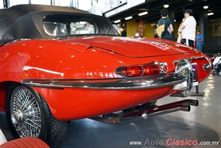 Salón Retromobile 2019 "Clásicos Deportivos de 2 Plazas" - Imágenes del Evento Parte III | 1968 Jaguar XKE Cabriolet Motor 6L 4200cc 265hp