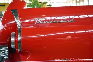 Retromobile 2018 - 1955 & 1956 Ford Thunderbird | 1956 Ford Thunderbird. Motor V8 292ci que desarrolla 225hp. Este auto perteneció a Agustín Lara.