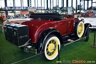 Retromobile 2018 - Imágenes del Evento - Parte IV | 1928 Ford A Roadster. Motor 4L de 201ci que desarrolla 40hp. Uno de los primeros Ford A