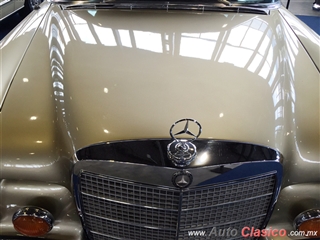 Salón Retromobile FMAAC México 2015 - Mercedes Benz 280S 1970 | 