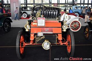 Retromobile 2017 - Event Images - Part I | 1903 Ford A 2 cilindros opuestos de 100 pulgadas cúbicas de 8hp. Primer modelo fabricado por Ford. Velocidad máxima de 30mph. Se produjeron 607 unidades.