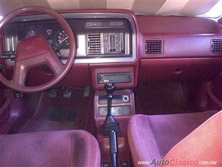 Ford Topaz 1985.