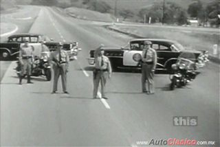 El Buick 1955 de la patrulla de caminos | 