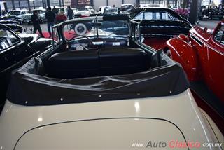 Retromobile 2017 - 1942 Packard One Ten | 1942 Packard One Ten 6 cilindros en línea de 245ci con 105hp