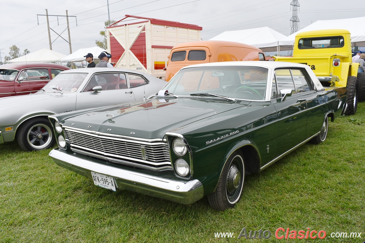 1965 Ford Galaxie 4 Door Hardtop