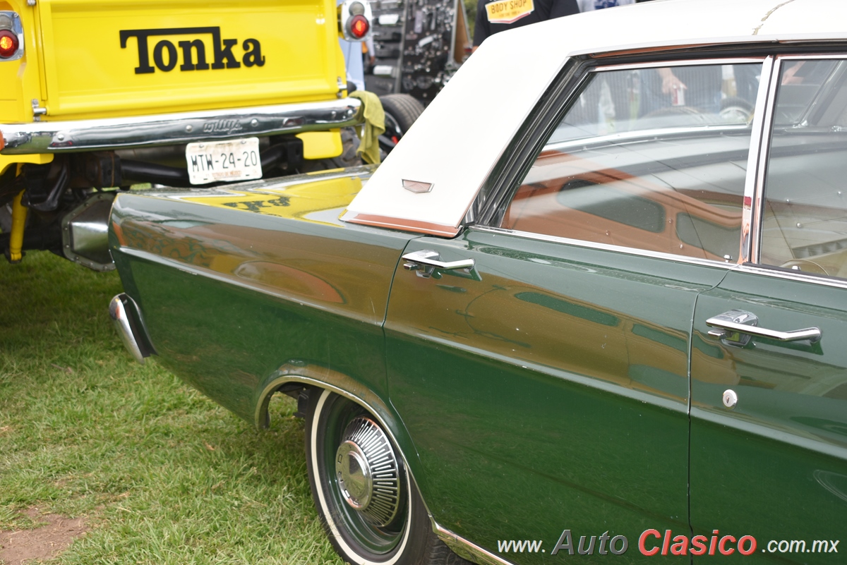 1965 Ford Galaxie 4 Door Hardtop