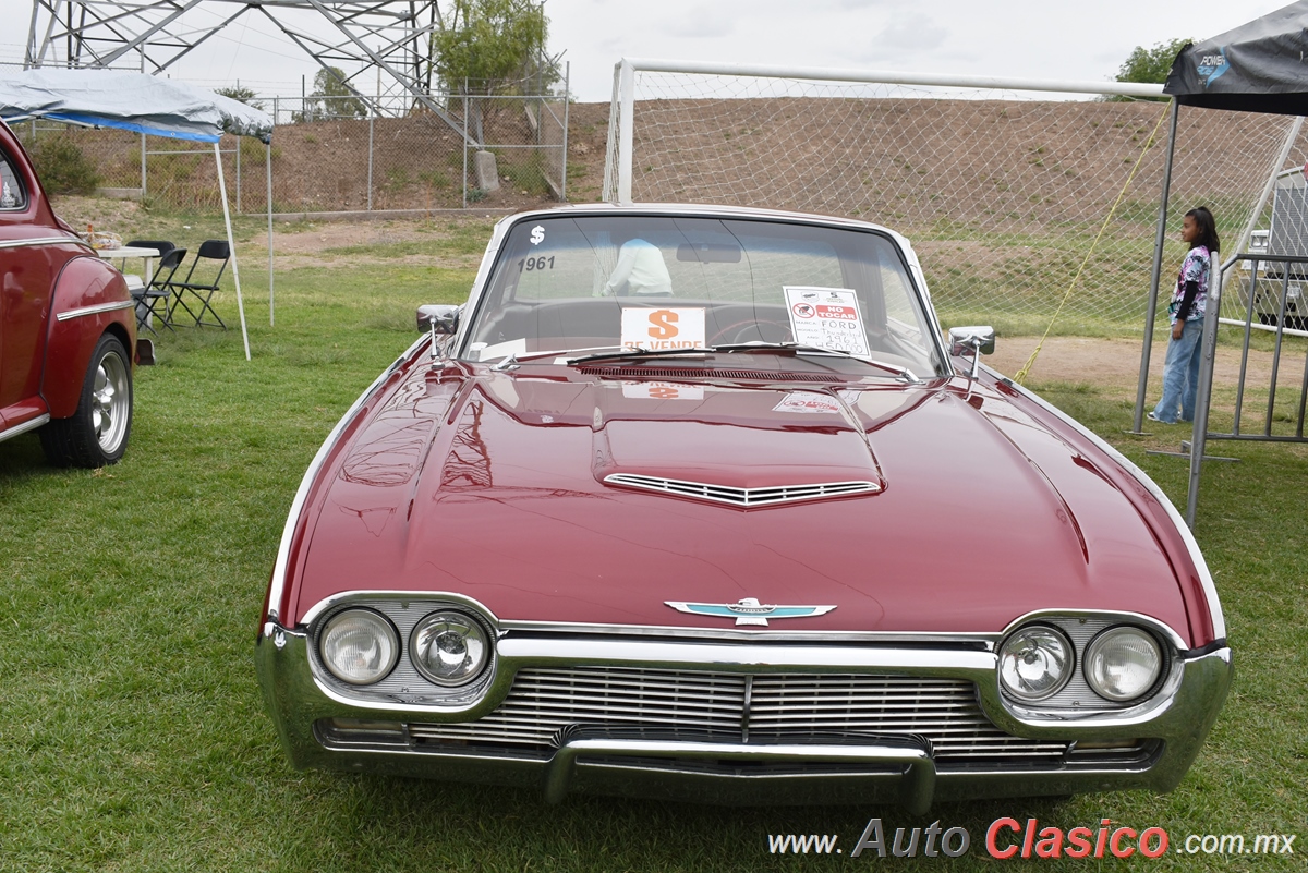 1961 Ford Thunderbird