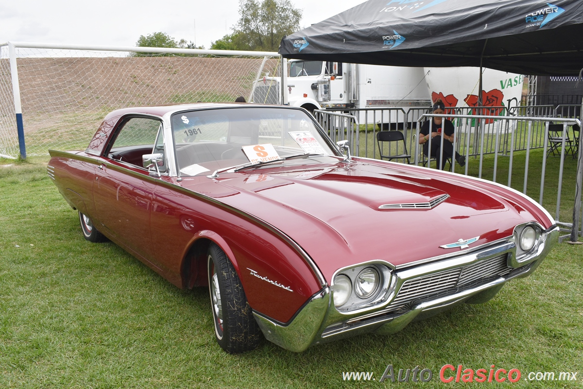 1961 Ford Thunderbird