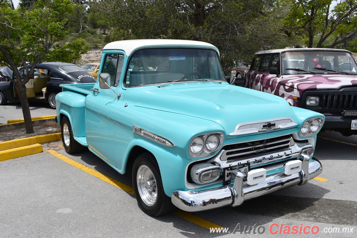 1959 Chevrolet Apache Pickup