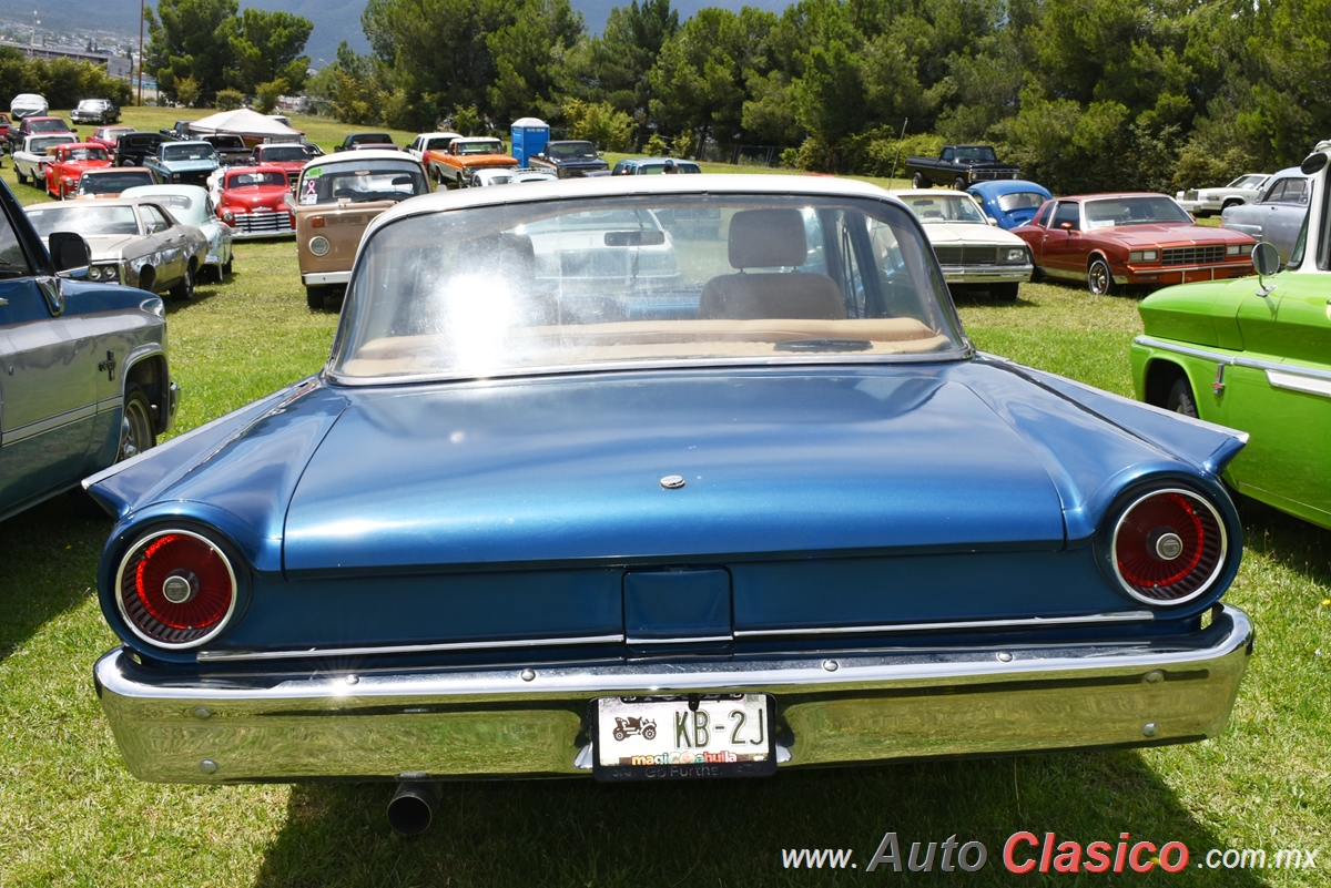 1961 Ford Fairlane 500 4 doors sedan