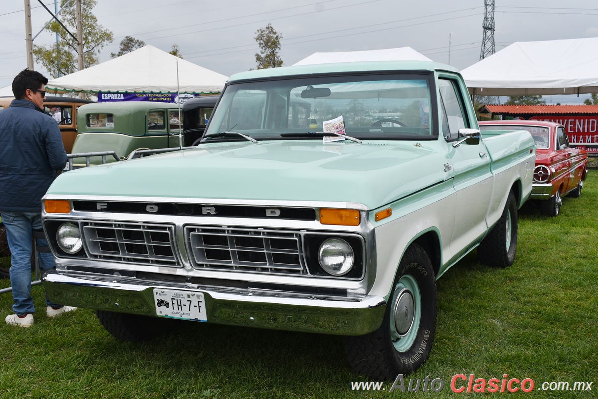 Ford Pickup