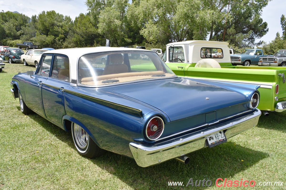 1961 Ford Fairlane 500 4 doors sedan