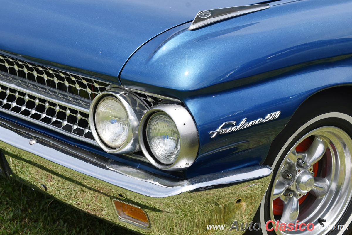 1961 Ford Fairlane 500 4 doors sedan