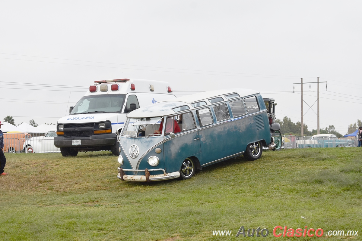 Volkswagen Type 2 (T1) 19-Ventanas