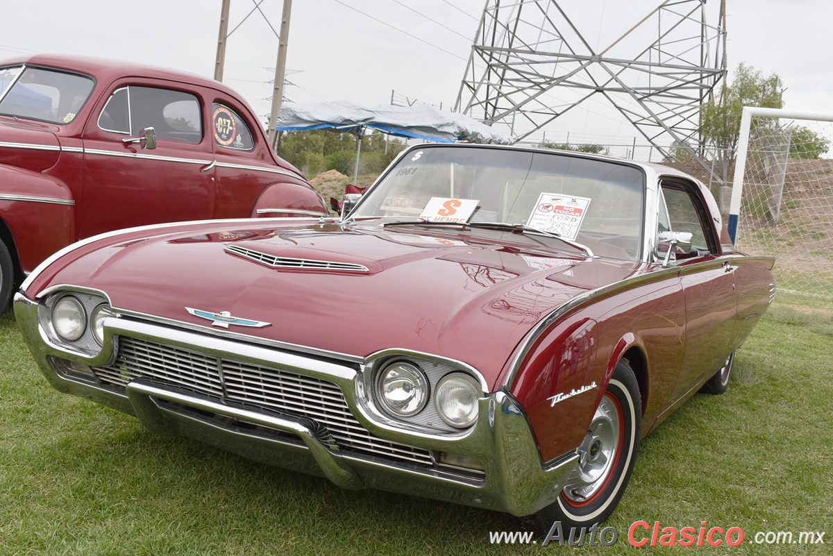 1961 Ford Thunderbird