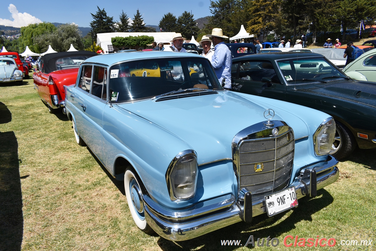 Mercedes Benz 220