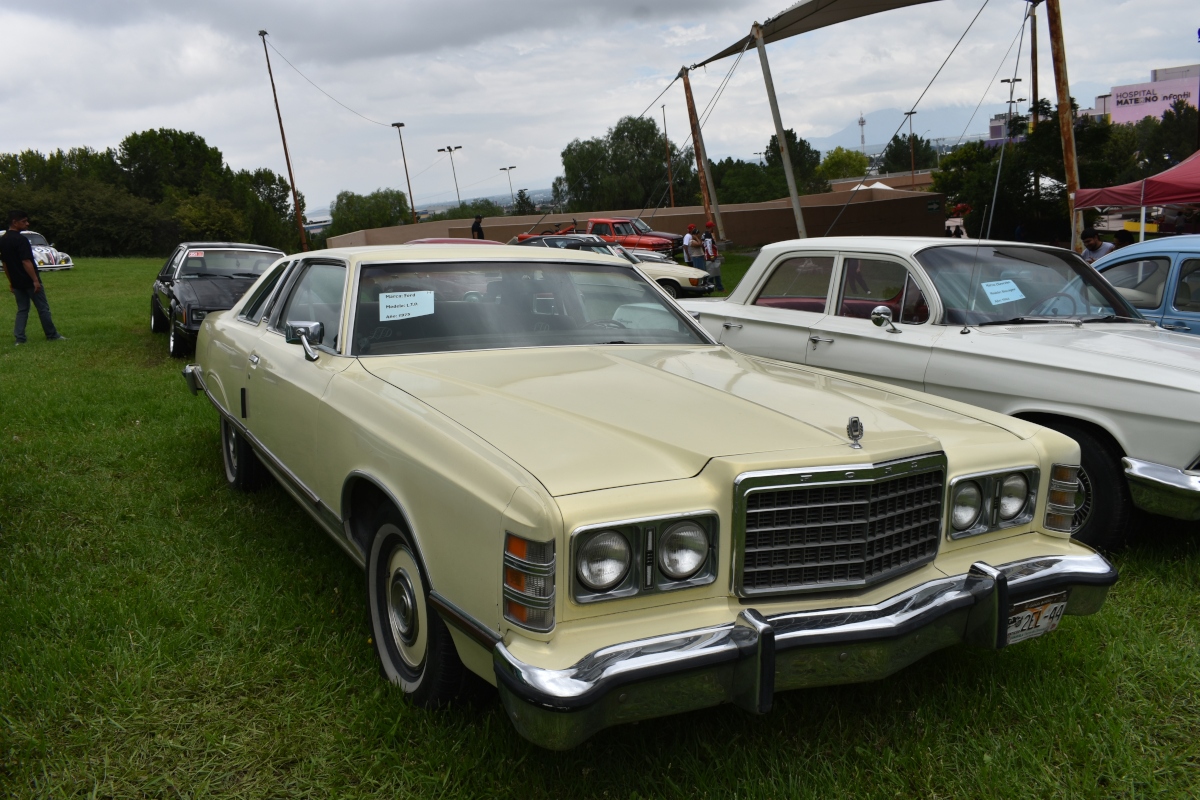 1975 Ford LTD 2 Puertas Sedán