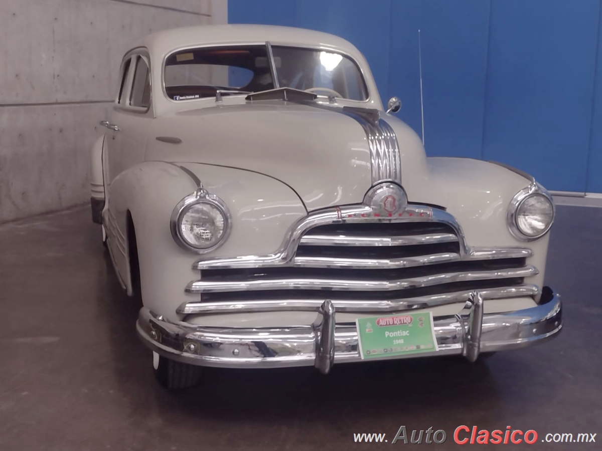 1947 Pontiac Streamliner 4 Door Sedan