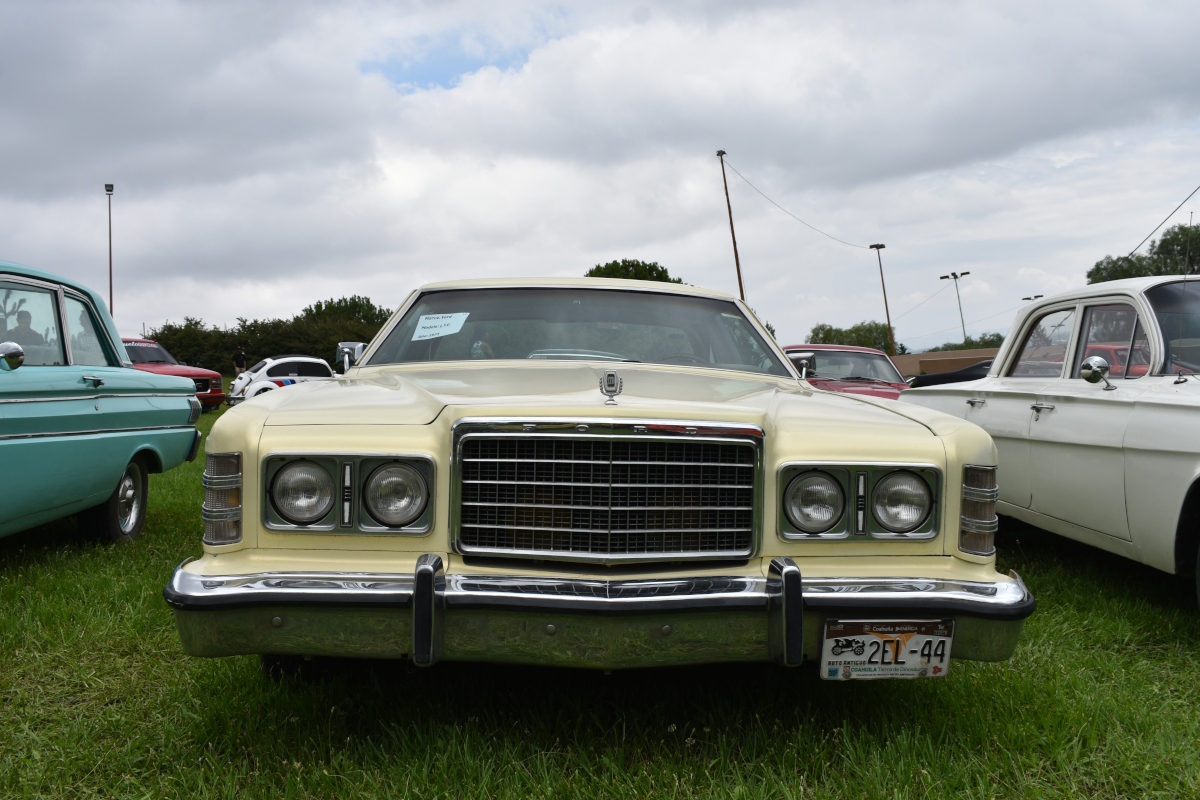 1975 Ford LTD 2 Puertas Sedán