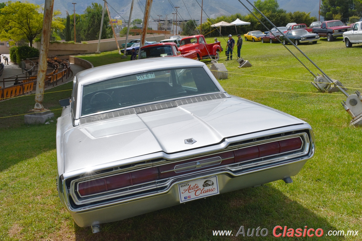 1966 Ford Thundebird