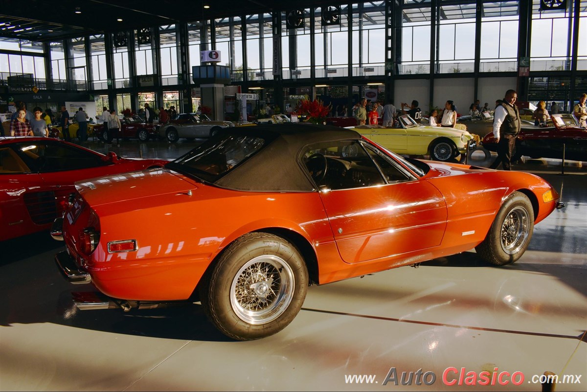 1967 Ferrari Daytona Spider Motor V12 de 4400cc 352hp