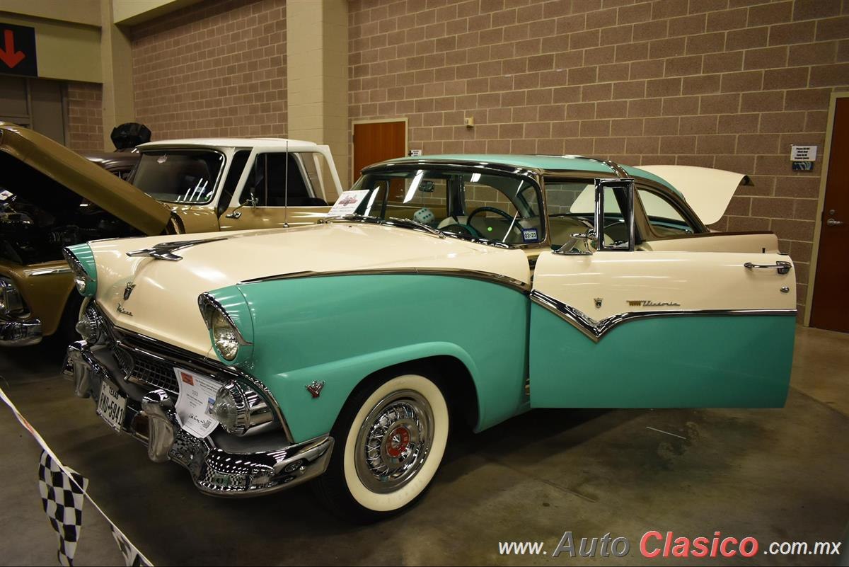 1955 Ford Fairlane Crown Victoria 2 Doors