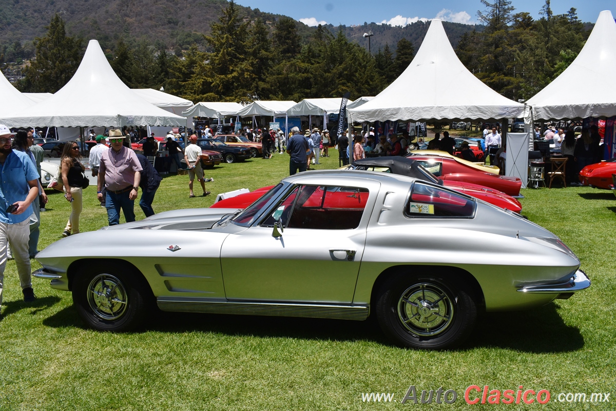 1963 Chevrolet Corvette C2 Stingray Split Window