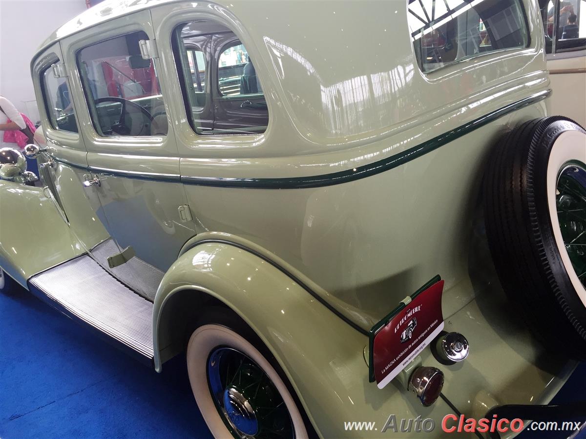 1937 Packard 6 ruedas motor 8 cilindros en línea 320 pulg3 135hp