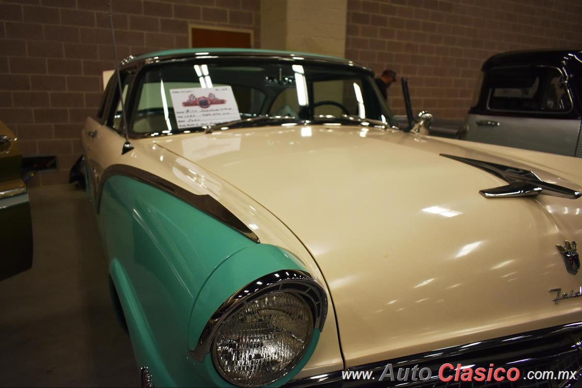 1955 Ford Fairlane Crown Victoria 2 Doors