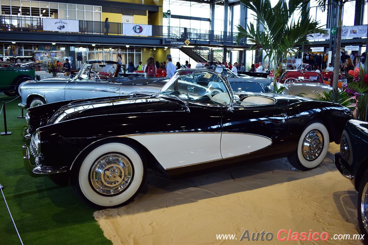 1957 Chevrolete Corvette. Motor V8 de 283ci que desarrolla 220hp