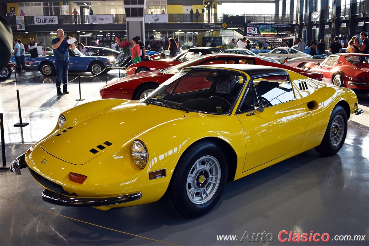 1972 Ferrari Dino 246 GT Motor V6 de 2400cc 275hp