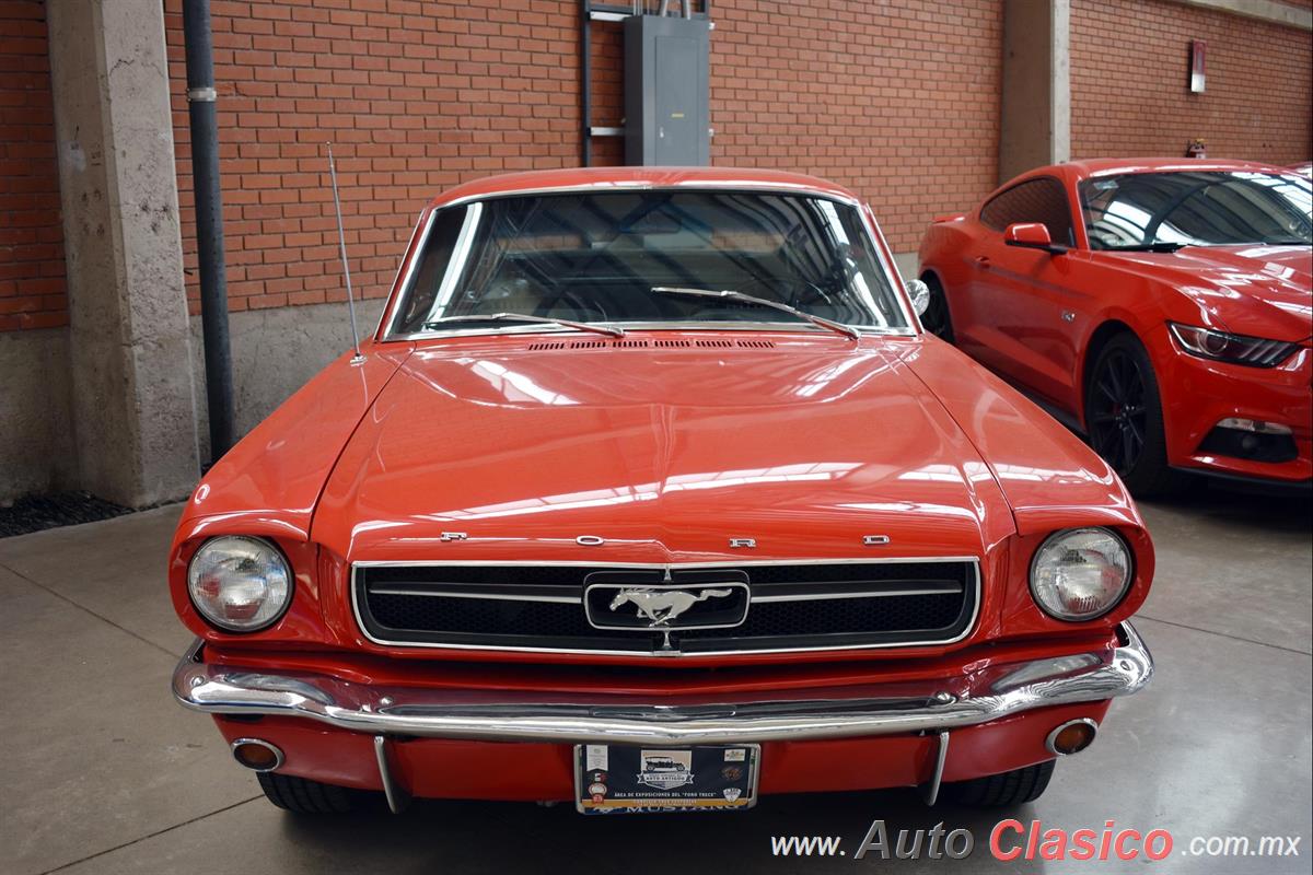 1965 Ford Mustang 2 2